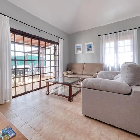 Holiday home Rosa-private Pool, Quiet Area Arrecife (Lanzarote)