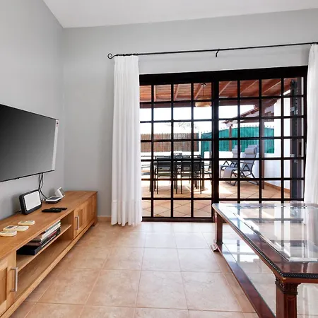 Rosa-private Pool, Quiet Area Arrecife (Lanzarote)